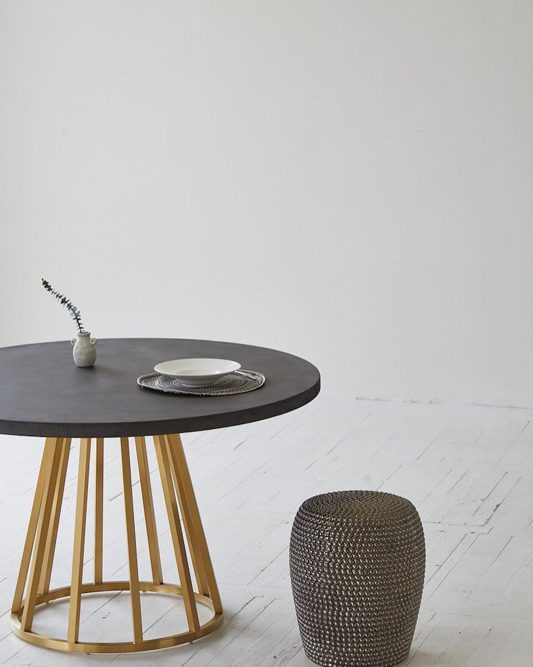 Round Bredon Dining Table